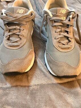 Grey Women’s New Balance 515